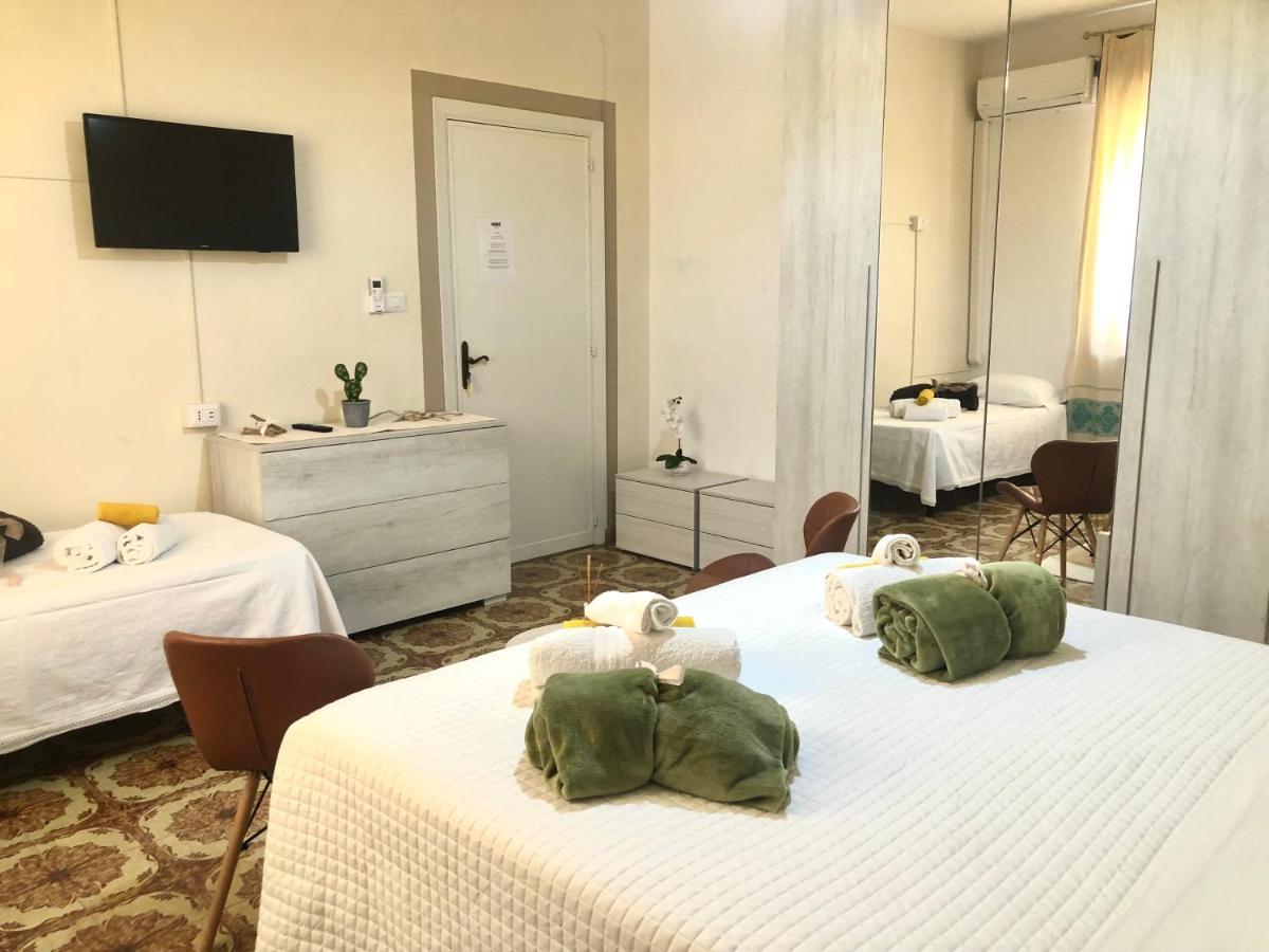 City B&B Castelsardo Bagian luar foto